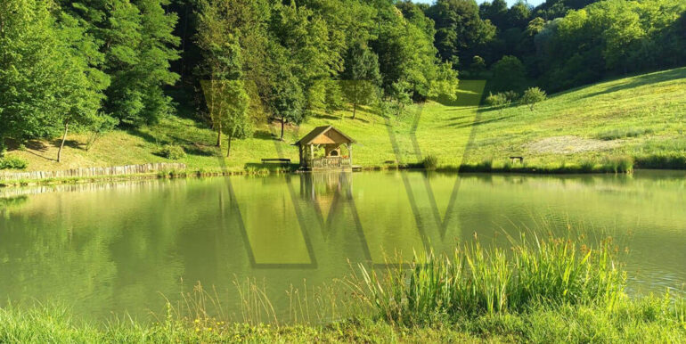 kuca-gornje-makojisce-450.00-m2-slika-252391931